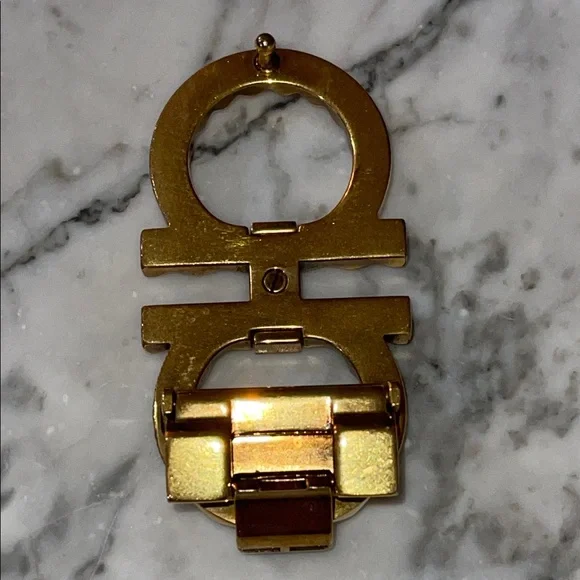 Salvatore Ferragamo Gold Textured Belt Buckle - Picture 4 of 4